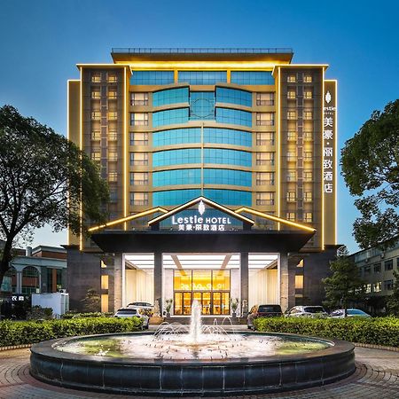 Mehood Lestie International Hotel Nancun Wanbo Metro Station Branch - Free Shuttle Bus To Canton Fair Complex During Canton Fair Period & Free Breakfast & Free Afternoon Tea & Free Midnight Snack & Free Vpn Internet Access Dış mekan fotoğraf