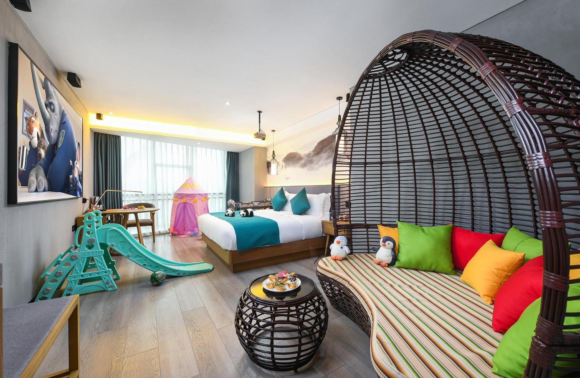 Mehood Lestie International Hotel Nancun Wanbo Metro Station Branch - Free Shuttle Bus To Canton Fair Complex During Canton Fair Period & Free Breakfast & Free Afternoon Tea & Free Midnight Snack & Free Vpn Internet Access Dış mekan fotoğraf
