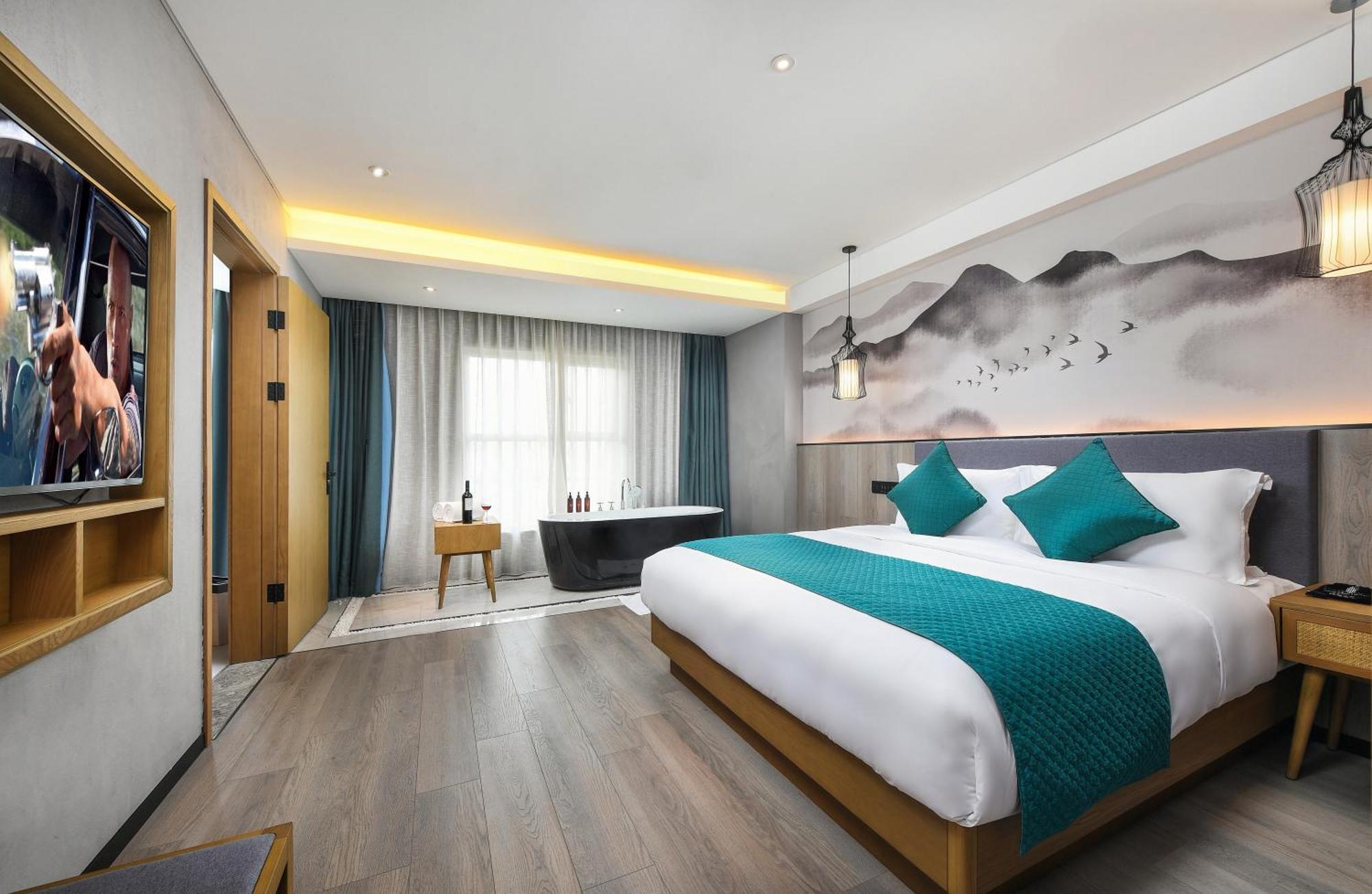 Mehood Lestie International Hotel Nancun Wanbo Metro Station Branch - Free Shuttle Bus To Canton Fair Complex During Canton Fair Period & Free Breakfast & Free Afternoon Tea & Free Midnight Snack & Free Vpn Internet Access Dış mekan fotoğraf