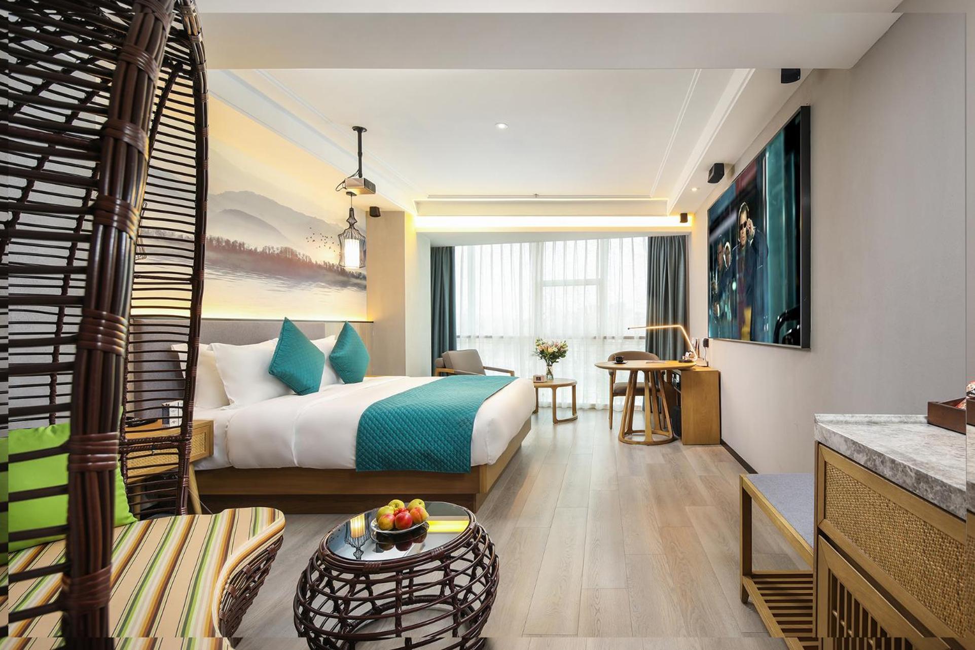Mehood Lestie International Hotel Nancun Wanbo Metro Station Branch - Free Shuttle Bus To Canton Fair Complex During Canton Fair Period & Free Breakfast & Free Afternoon Tea & Free Midnight Snack & Free Vpn Internet Access Dış mekan fotoğraf
