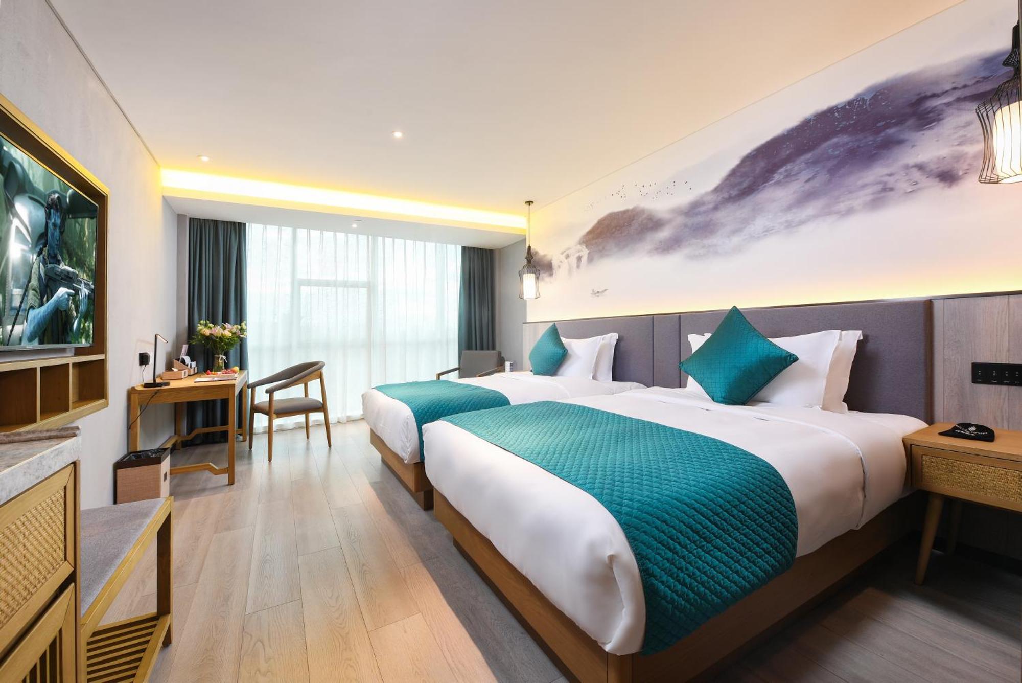 Mehood Lestie International Hotel Nancun Wanbo Metro Station Branch - Free Shuttle Bus To Canton Fair Complex During Canton Fair Period & Free Breakfast & Free Afternoon Tea & Free Midnight Snack & Free Vpn Internet Access Dış mekan fotoğraf