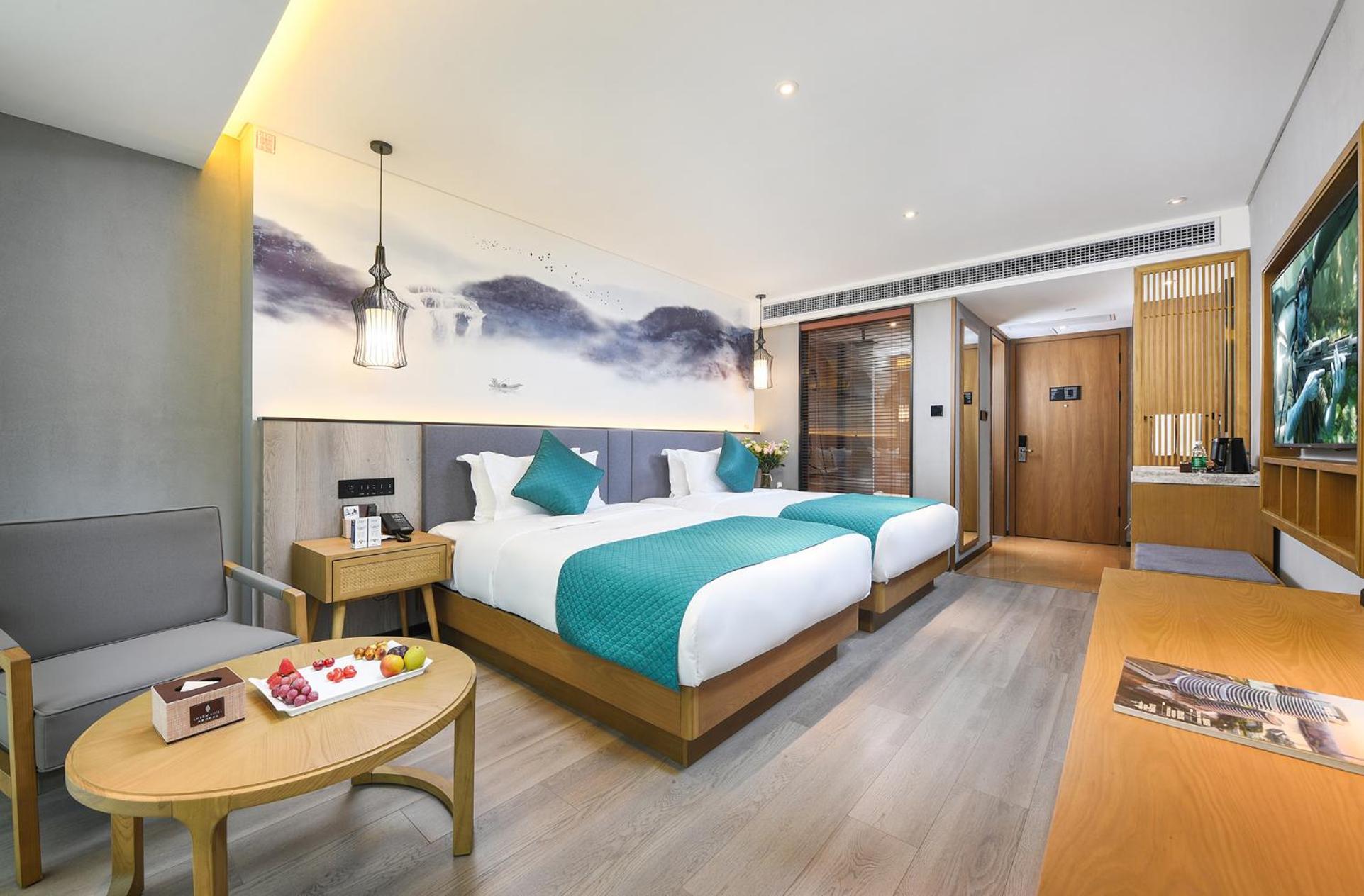Mehood Lestie International Hotel Nancun Wanbo Metro Station Branch - Free Shuttle Bus To Canton Fair Complex During Canton Fair Period & Free Breakfast & Free Afternoon Tea & Free Midnight Snack & Free Vpn Internet Access Dış mekan fotoğraf