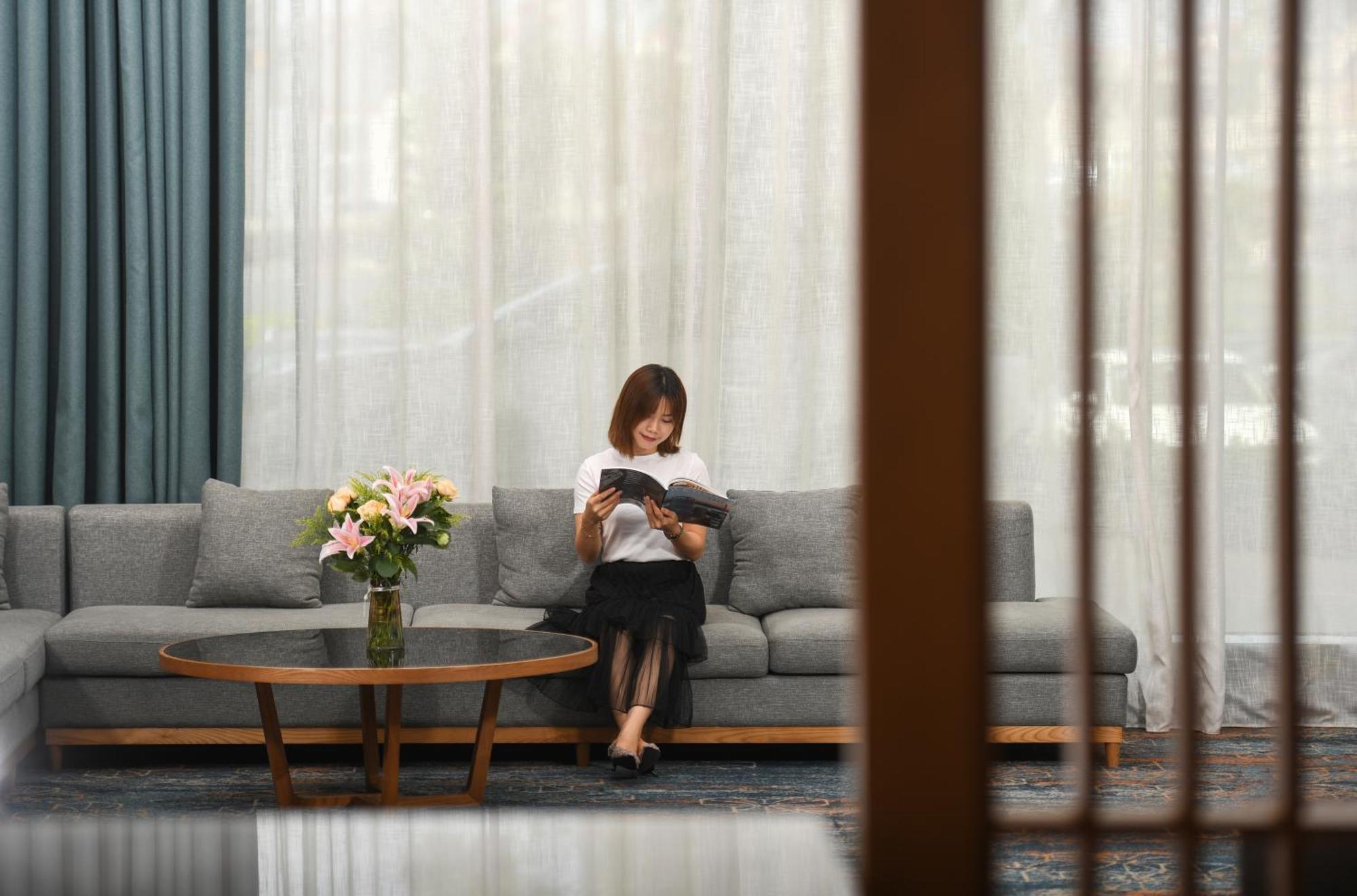 Mehood Lestie International Hotel Nancun Wanbo Metro Station Branch - Free Shuttle Bus To Canton Fair Complex During Canton Fair Period & Free Breakfast & Free Afternoon Tea & Free Midnight Snack & Free Vpn Internet Access Dış mekan fotoğraf
