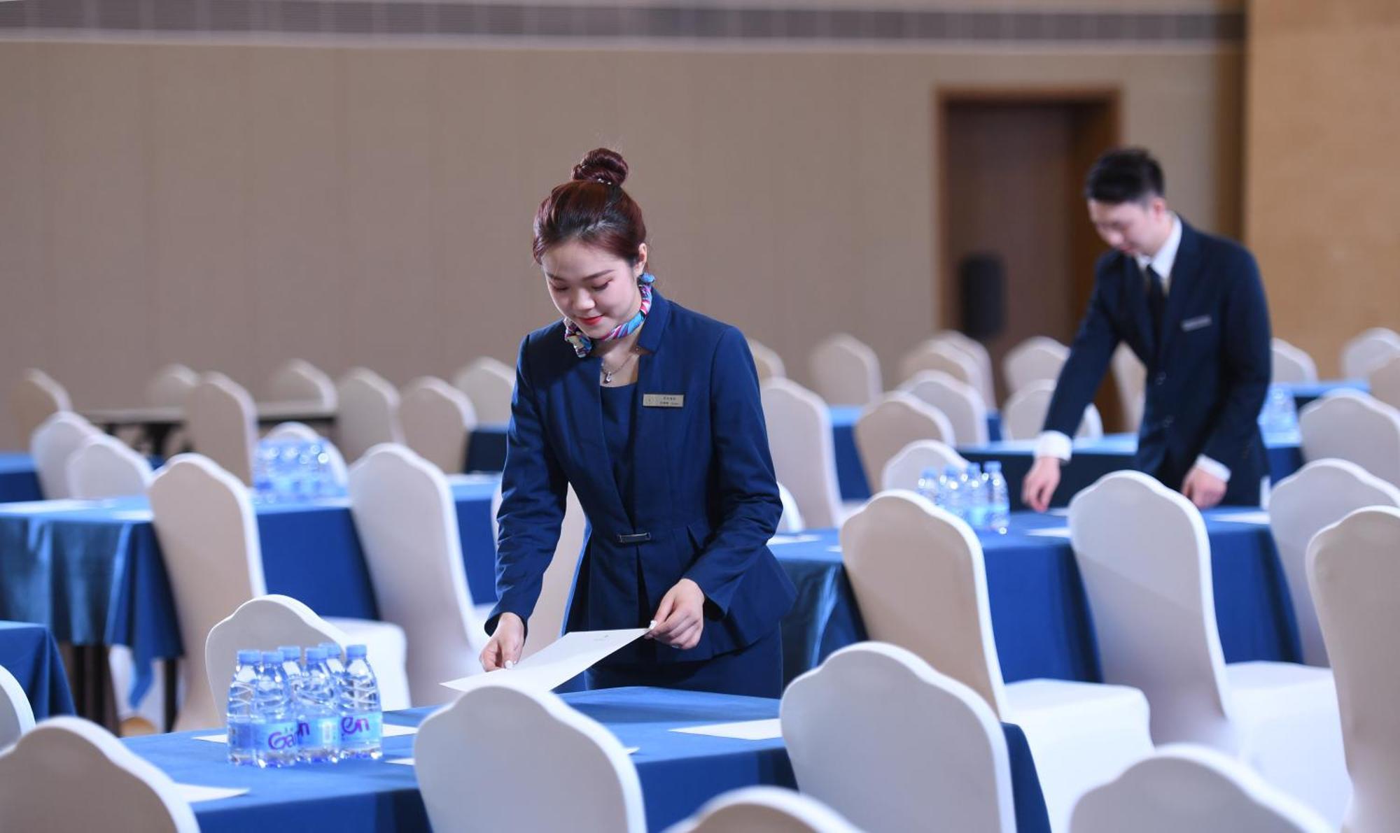 Mehood Lestie International Hotel Nancun Wanbo Metro Station Branch - Free Shuttle Bus To Canton Fair Complex During Canton Fair Period & Free Breakfast & Free Afternoon Tea & Free Midnight Snack & Free Vpn Internet Access Dış mekan fotoğraf