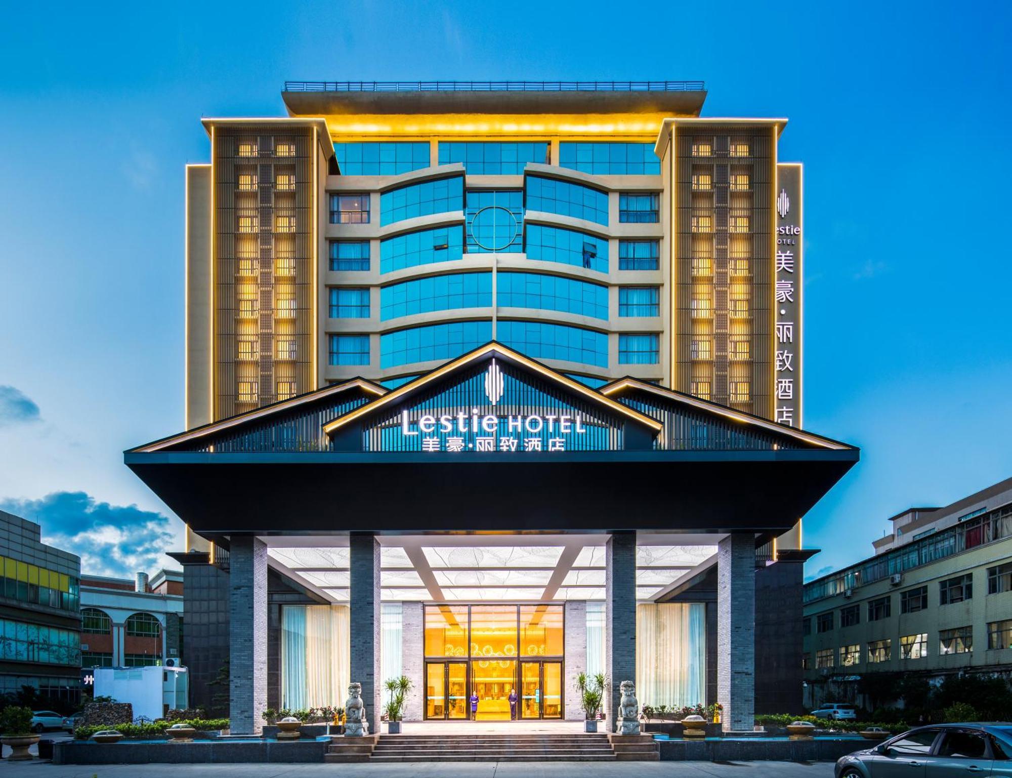 Mehood Lestie International Hotel Nancun Wanbo Metro Station Branch - Free Shuttle Bus To Canton Fair Complex During Canton Fair Period & Free Breakfast & Free Afternoon Tea & Free Midnight Snack & Free Vpn Internet Access Dış mekan fotoğraf
