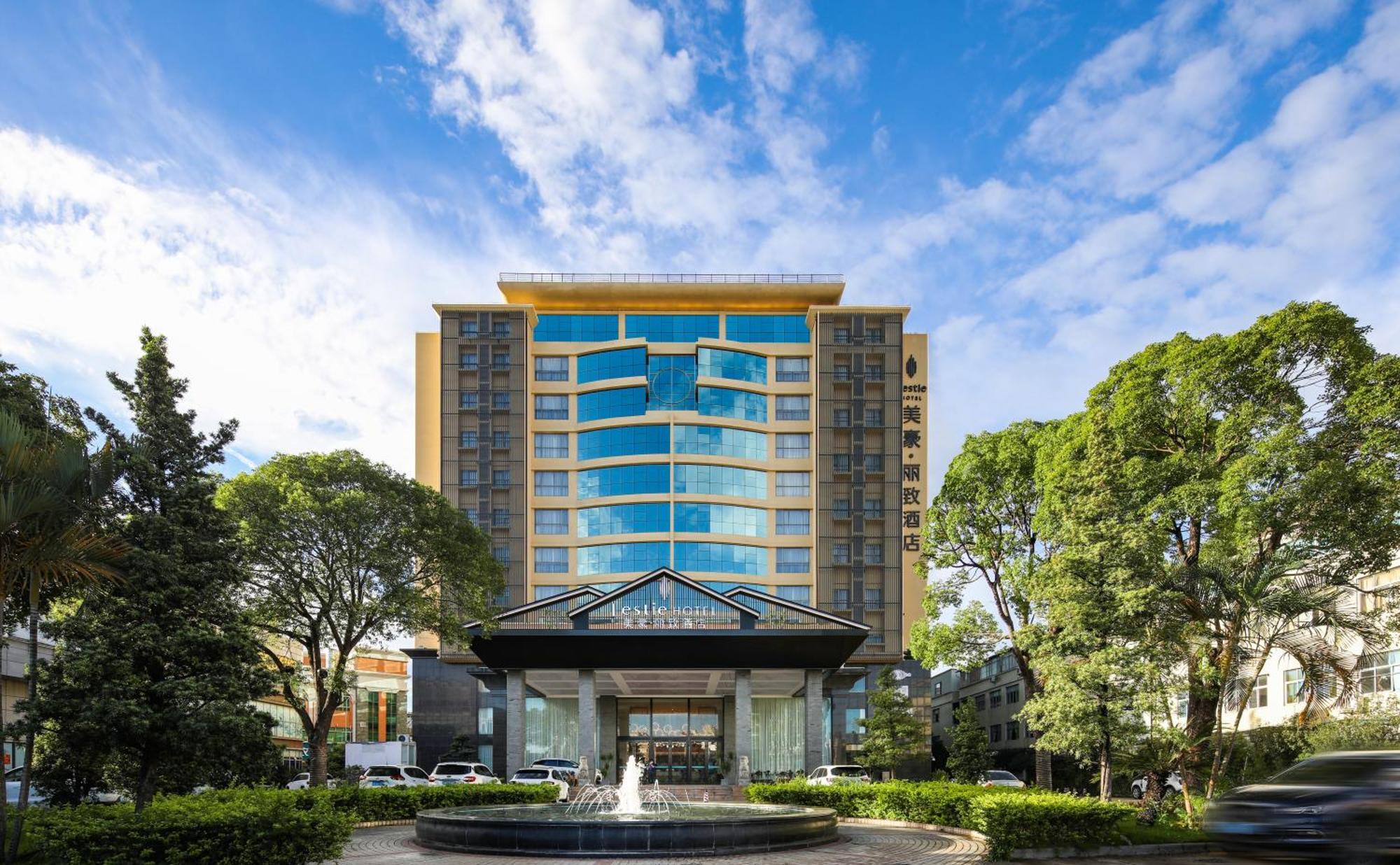 Mehood Lestie International Hotel Nancun Wanbo Metro Station Branch - Free Shuttle Bus To Canton Fair Complex During Canton Fair Period & Free Breakfast & Free Afternoon Tea & Free Midnight Snack & Free Vpn Internet Access Dış mekan fotoğraf