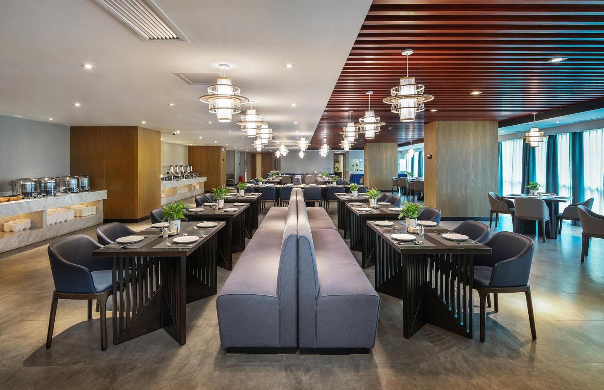 Mehood Lestie International Hotel Nancun Wanbo Metro Station Branch - Free Shuttle Bus To Canton Fair Complex During Canton Fair Period & Free Breakfast & Free Afternoon Tea & Free Midnight Snack & Free Vpn Internet Access Dış mekan fotoğraf