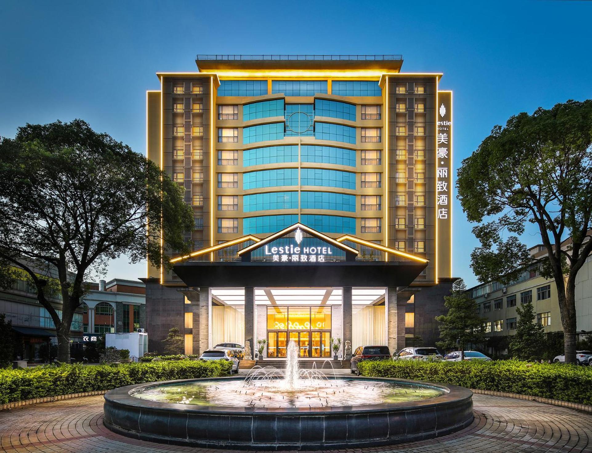 Mehood Lestie International Hotel Nancun Wanbo Metro Station Branch - Free Shuttle Bus To Canton Fair Complex During Canton Fair Period & Free Breakfast & Free Afternoon Tea & Free Midnight Snack & Free Vpn Internet Access Dış mekan fotoğraf